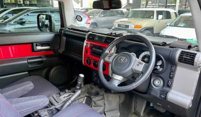
								Toyota Fj Cruiser 4.0 V6 4X4 At full									