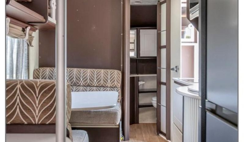 
								Caravan Jurgens Exclusive full									