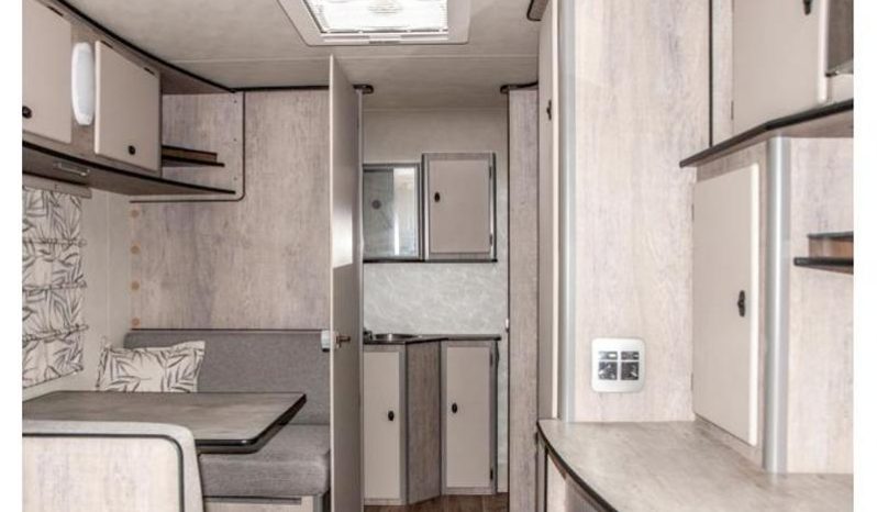 
								Caravan Quantum Pinnacle full									