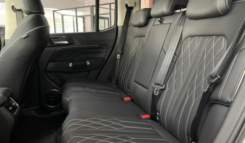 
								Gwm Tank 300 2.4D Luxury 4X2 At full									