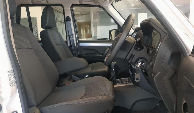 
								Mahindra Pik Up 2.2 Mhawk S6 Karoo D Cab 4X2 full									