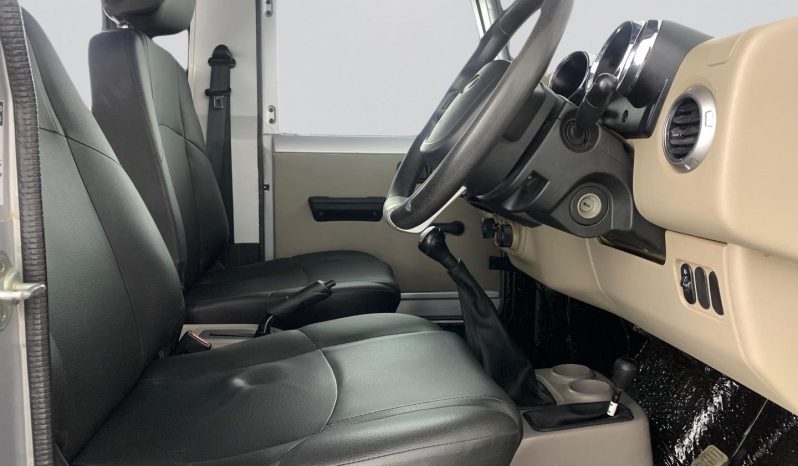 
								Mahindra Thar 2.5 Crde Hard Top 4X4 De full									