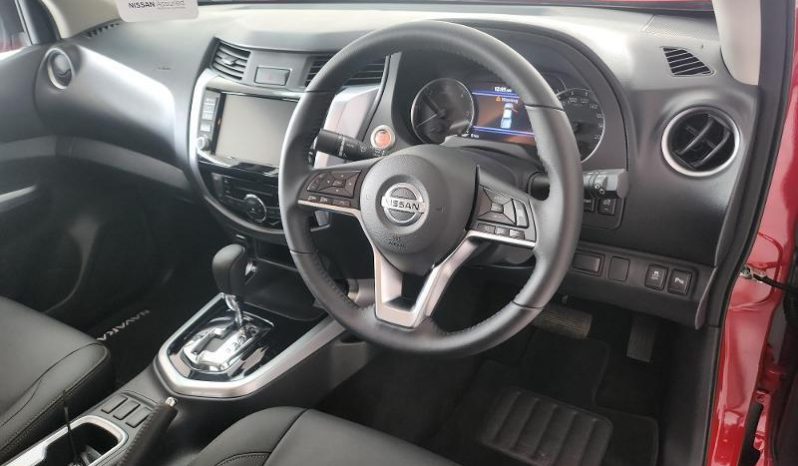 
								Nissan Navara 2.5D Le D Cab At full									