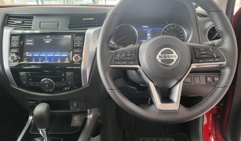 
								Nissan Navara 2.5D Le D Cab At full									