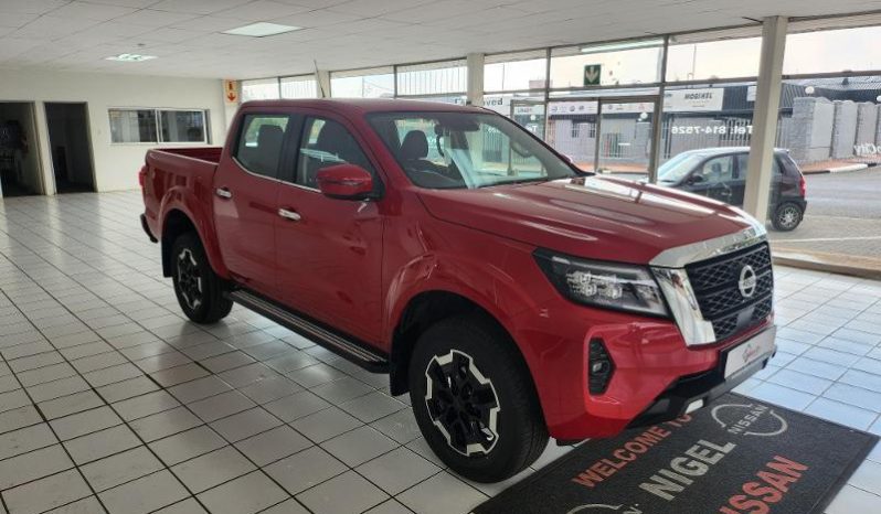 
								Nissan Navara 2.5D Le D Cab At full									