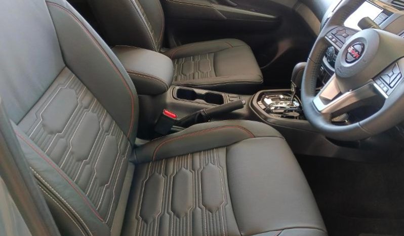 
								Nissan Navara 2.5D Pro-2X D Cab 4X2 At full									