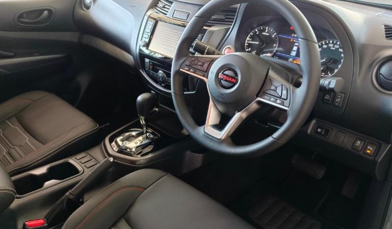 
								Nissan Navara 2.5D Pro-2X D Cab 4X2 At full									