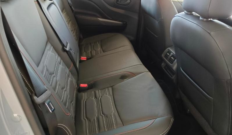 
								Nissan Navara 2.5D Pro-2X D Cab 4X2 At full									