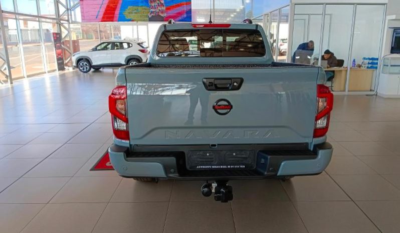 
								Nissan Navara 2.5D Pro-2X D Cab 4X2 At full									