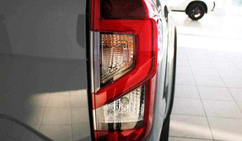 
								Nissan Navara 2.5D Pro-2X D Cab 4X2 At full									