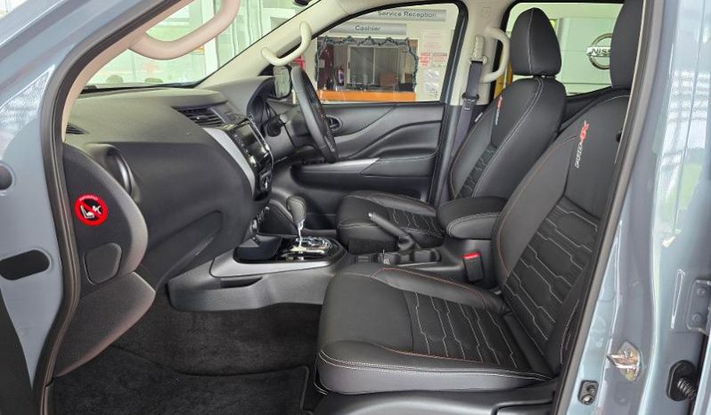 
								Nissan Navara 2.5D Pro-4X D Cab 4X4 At full									