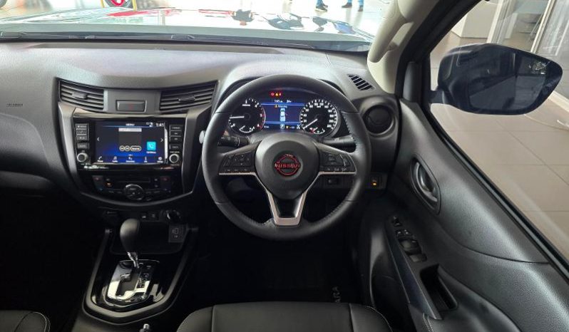 
								Nissan Navara 2.5D Pro-4X D Cab 4X4 At full									