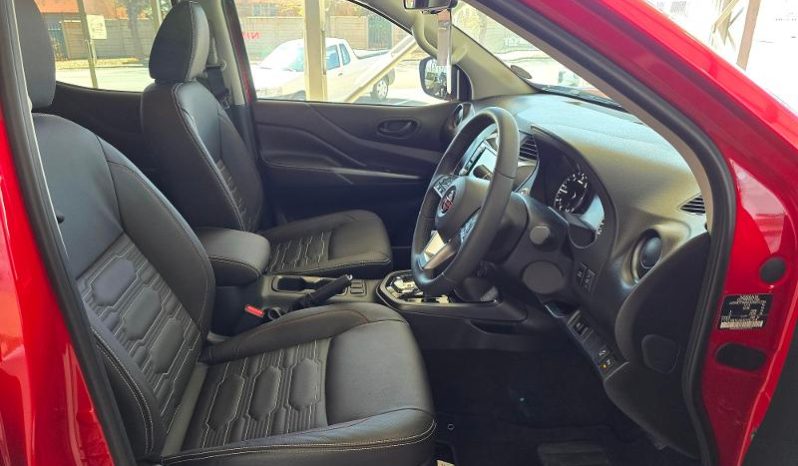 
								Nissan Navara 2.5D Pro-4X D Cab 4X4 At full									