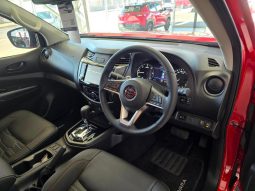 
										Nissan Navara 2.5D Pro-4X D Cab 4X4 At full									