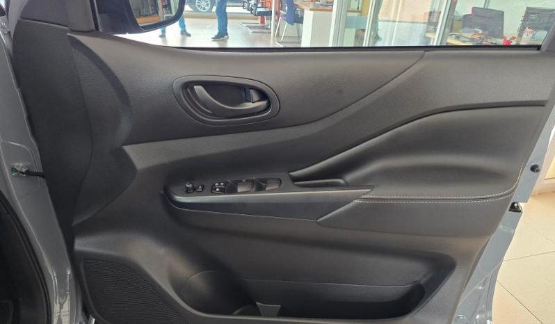 
								Nissan Navara 2.5D Pro-4X D Cab 4X4 At full									