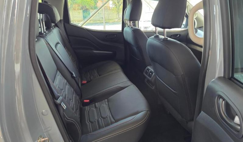 
								Nissan Navara 2.5D Pro-4X Warrior D Cab 4X4 At full									