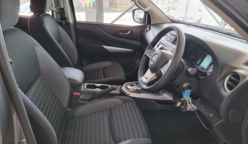
								Nissan Navara 2.5D Se D Cab At full									