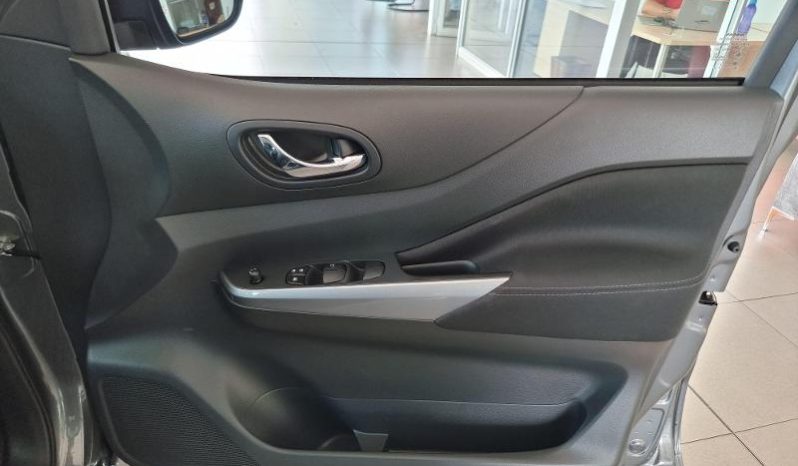 
								Nissan Navara 2.5D Se D Cab At full									