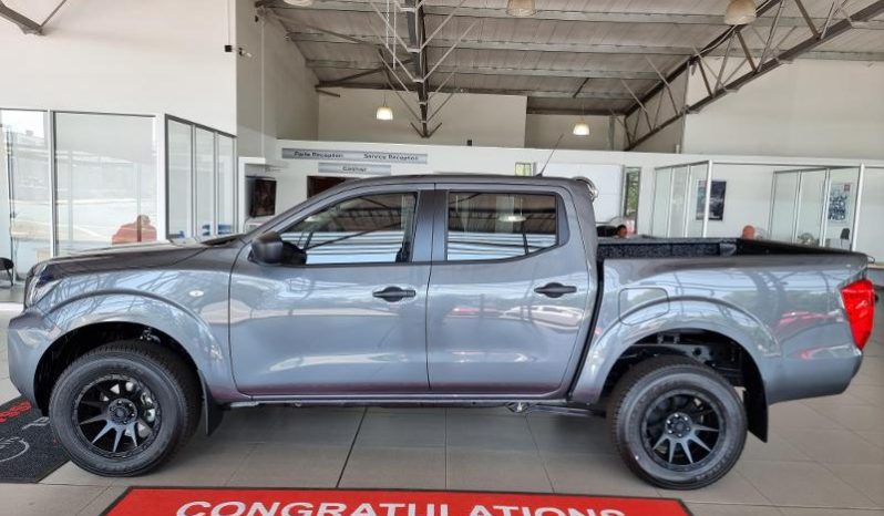 
								Nissan Navara 2.5D Se D Cab At full									