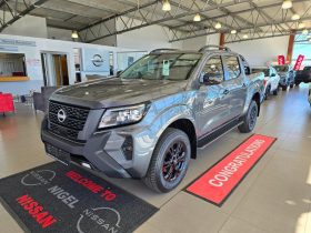 Nissan Navara 2.5D Stealth D Cab 4X2 At