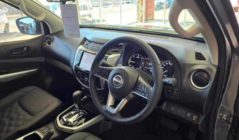 
								Nissan Navara 2.5D Stealth D Cab 4X2 At full									