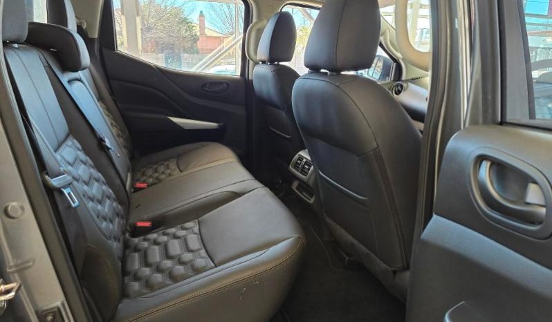 
								Nissan Navara 2.5D Stealth D Cab 4X2 At full									