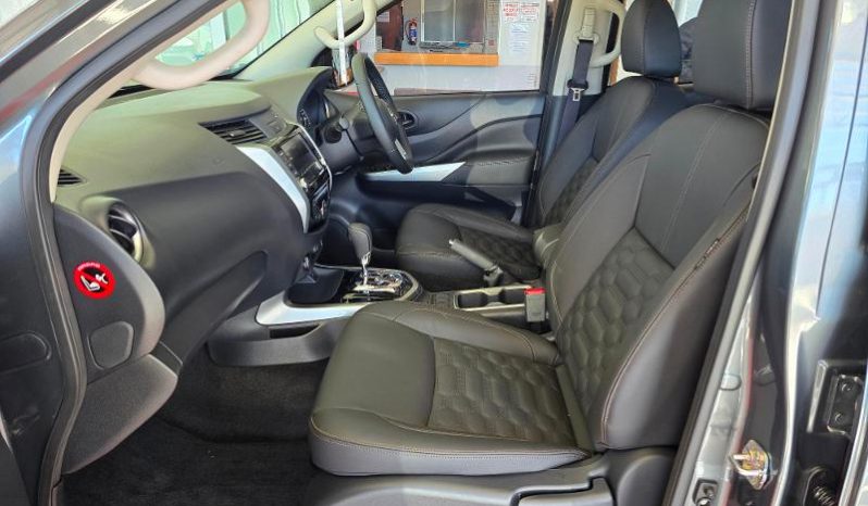 
								Nissan Navara 2.5D Stealth D Cab 4X2 At full									