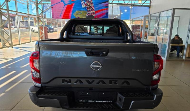 
								Nissan Navara 2.5D Stealth D Cab 4X2 At full									