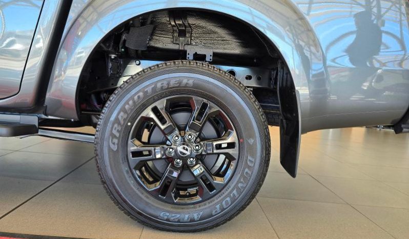 
								Nissan Navara 2.5D Stealth D Cab 4X2 At full									