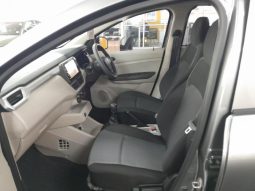 
										Renault Triber 1.0 Evolution full									