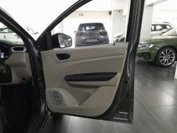
										Renault Triber 1.0 Evolution full									