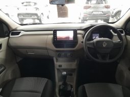 
										Renault Triber 1.0 Evolution full									
