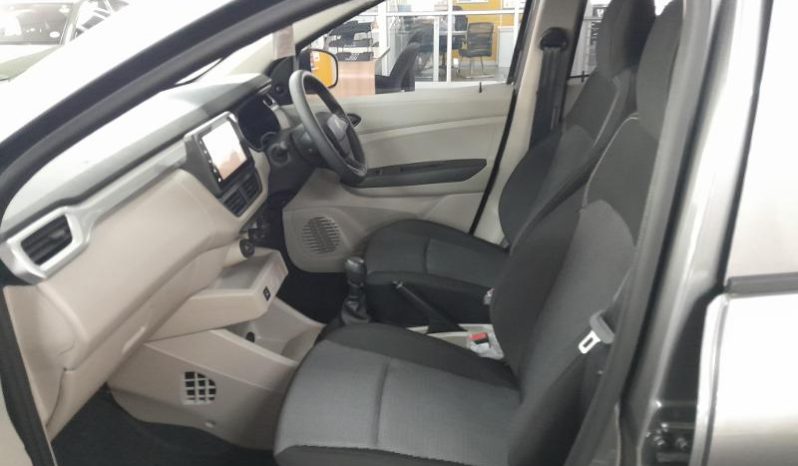 
								Renault Triber 1.0 Evolution full									