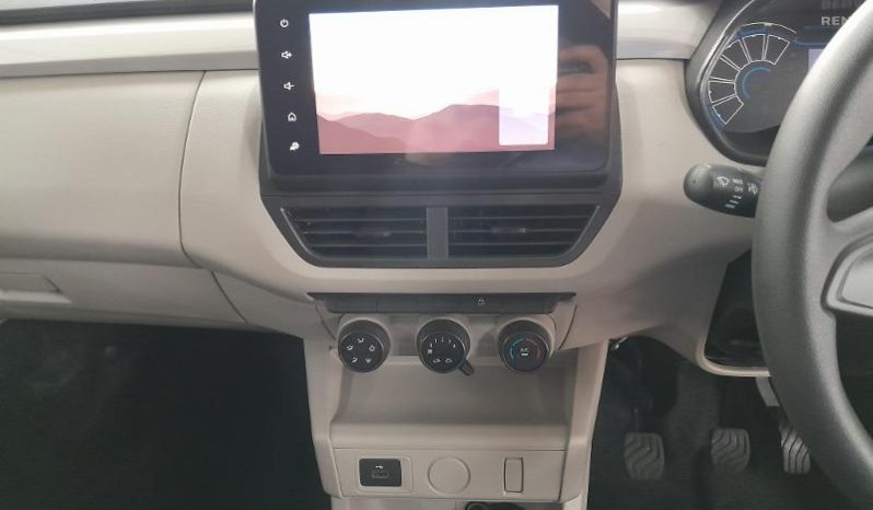 
								Renault Triber 1.0 Evolution full									
