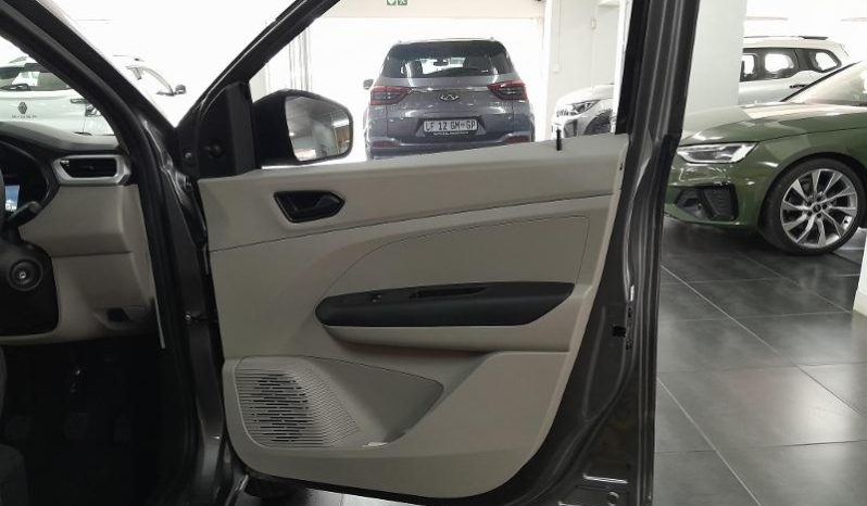 
								Renault Triber 1.0 Evolution full									