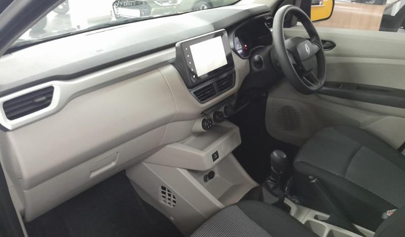 
								Renault Triber 1.0 Evolution full									