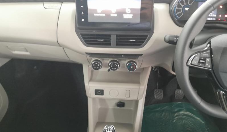 
								Renault Triber 1.0 Techno full									