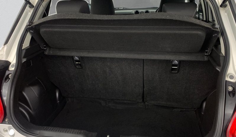 
								Suzuki Swift 1.2I Gl Amt full									