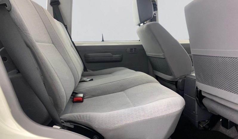 
								Toyota Land Cruiser 76 4.5D V8 Station Wagon full									