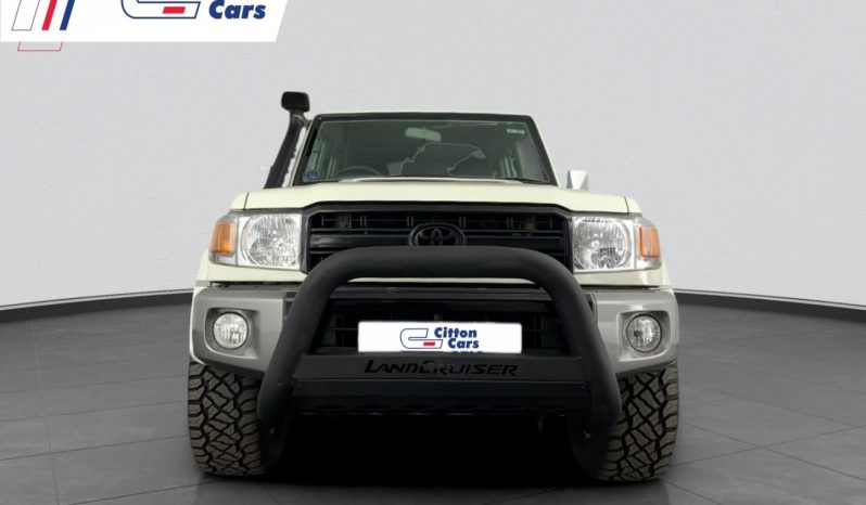 
								Toyota Land Cruiser 76 4.5D V8 Station Wagon full									