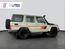 
										Toyota Land Cruiser 76 4.5D V8 Station Wagon full									