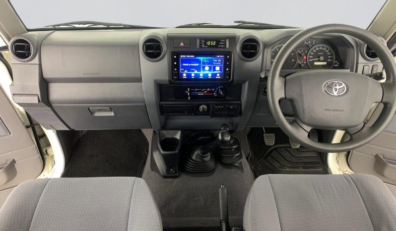 
								Toyota Land Cruiser 76 4.5D V8 Station Wagon full									