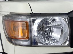 
										Toyota Land Cruiser 76 4.5D V8 Station Wagon full									