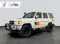 
										Toyota Land Cruiser 76 4.5D V8 Station Wagon full									
