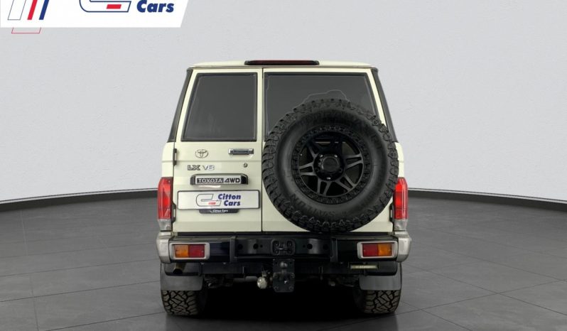 
								Toyota Land Cruiser 76 4.5D V8 Station Wagon full									