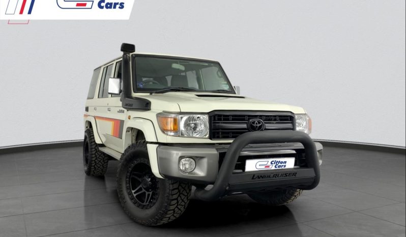 
								Toyota Land Cruiser 76 4.5D V8 Station Wagon full									