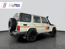 
										Toyota Land Cruiser 76 4.5D V8 Station Wagon full									