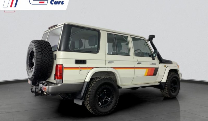 
								Toyota Land Cruiser 76 4.5D V8 Station Wagon full									