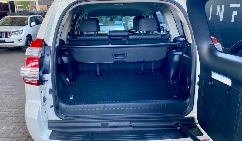 
								Toyota Land Cruiser Prado 3.0DT Tx At full									