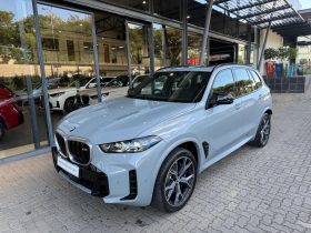 BMW X5 M60i